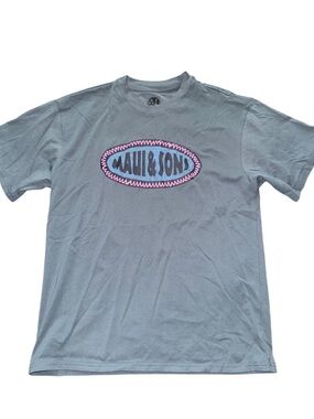 Maui & Sons Madres Patch Blue Graphic Logo Tee